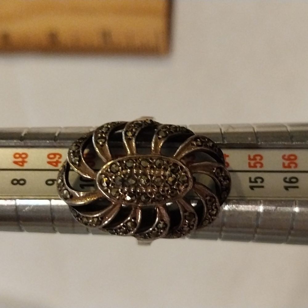 Marcasite ring, size 6 EUC